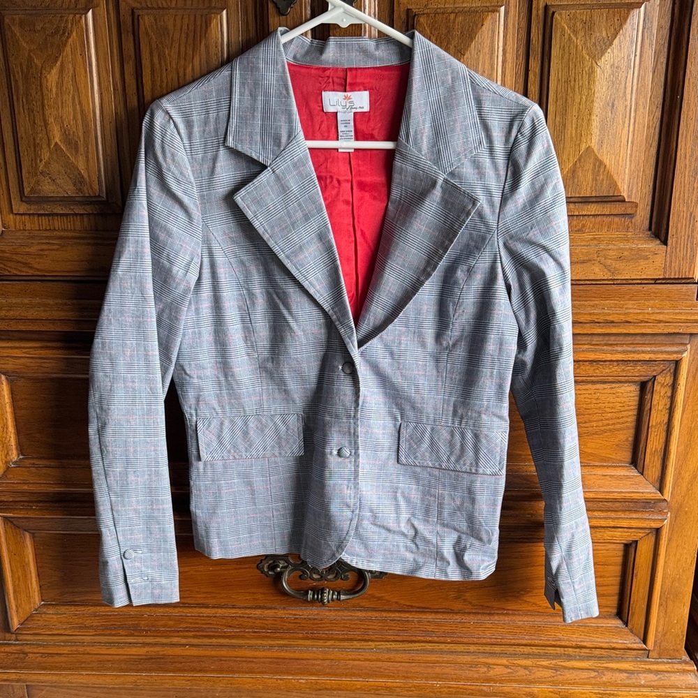 Chic Gray Blazer With Red Lining - image 1